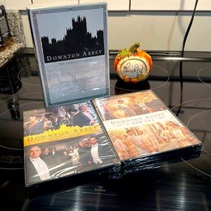 NEW IN BOX Downton Abbey: Complete Series. PLUS 2 COLLECTOR EDITION DVD.
